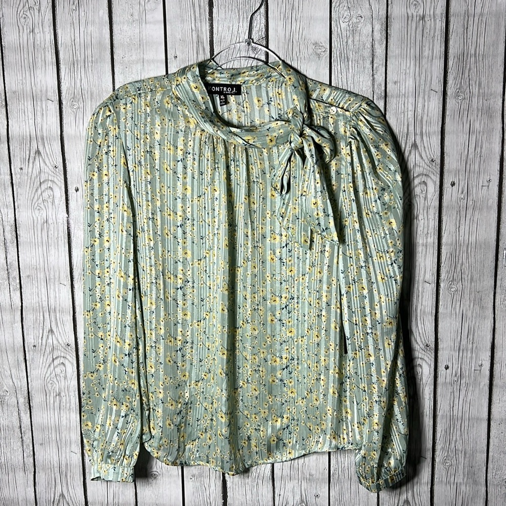 Kontrol striped floral semi-sheer top size XL